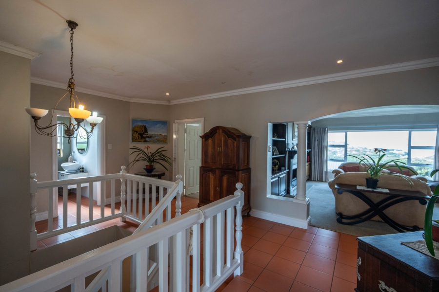 5 Bedroom Property for Sale in Seafield Eastern Cape